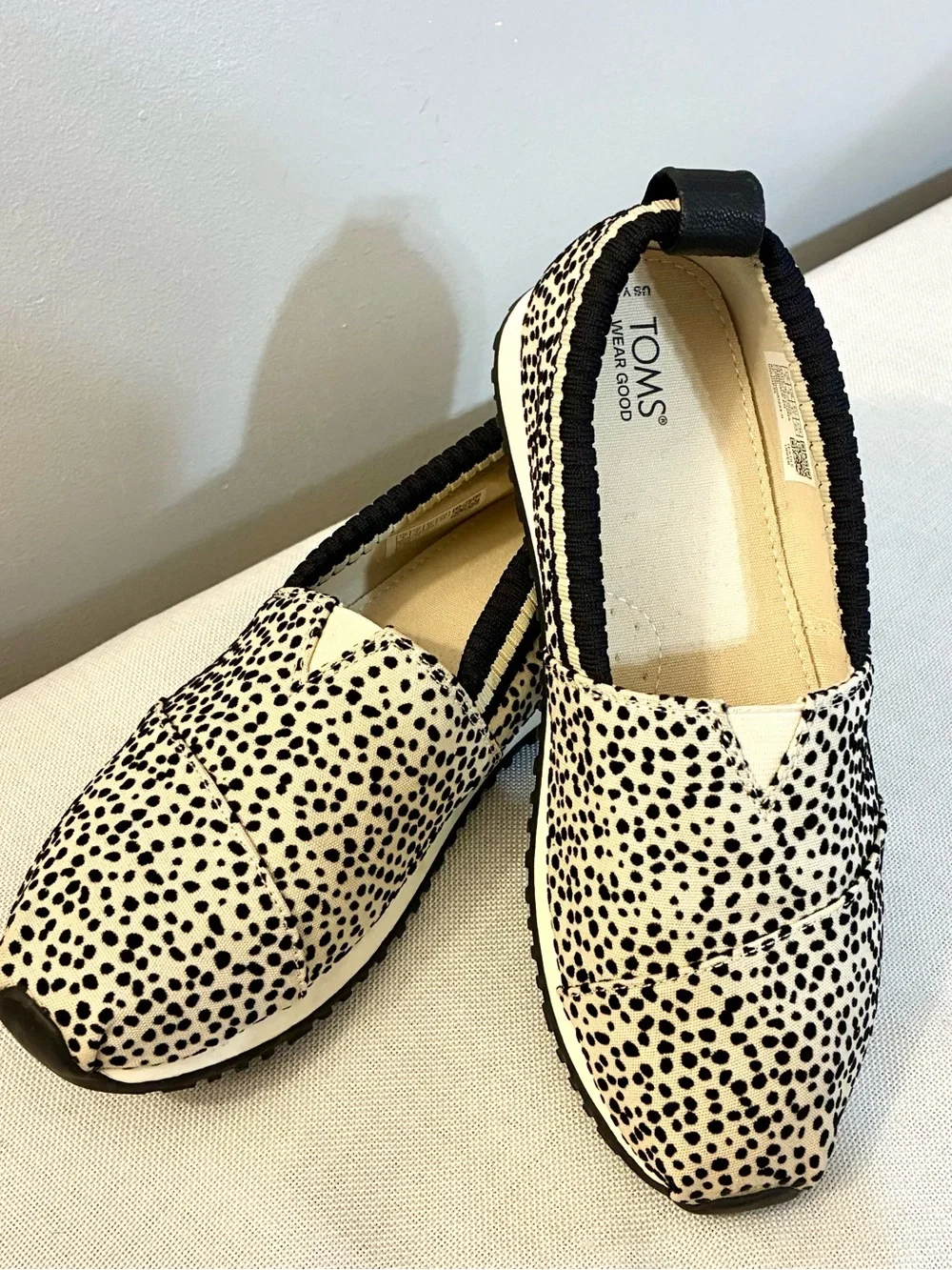 Toms Youth size 5 Kids Slip-On shoes Beige with Black Spots